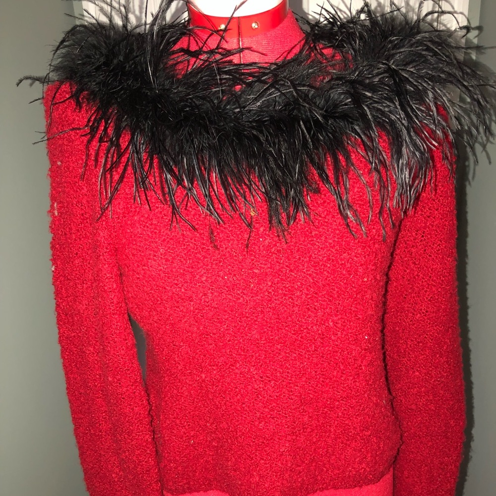 SISTERS ACRYLIC RED PULLOVER SWEATER w/ BLACK OSTRICH FEATHERS SZ M